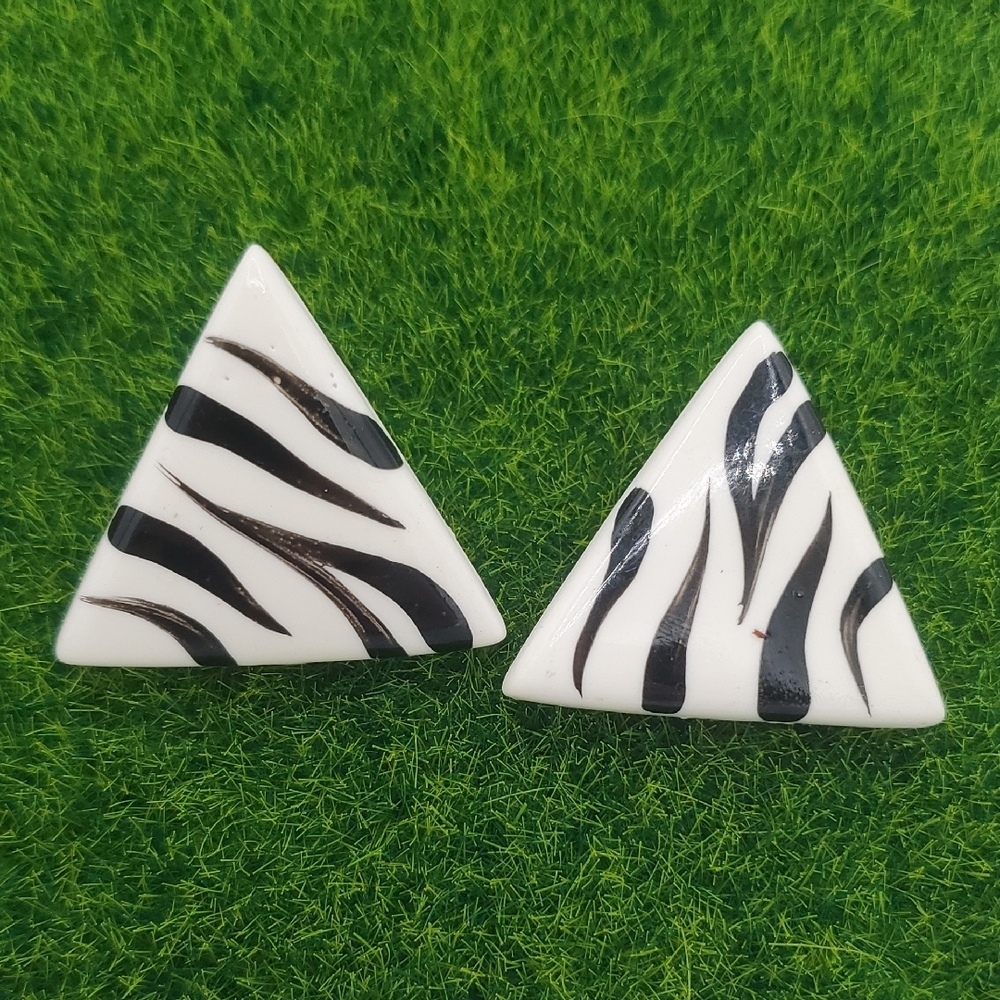 Zebra‎ Avante Garde Pyramid Earrings For Pierced Ears E1018